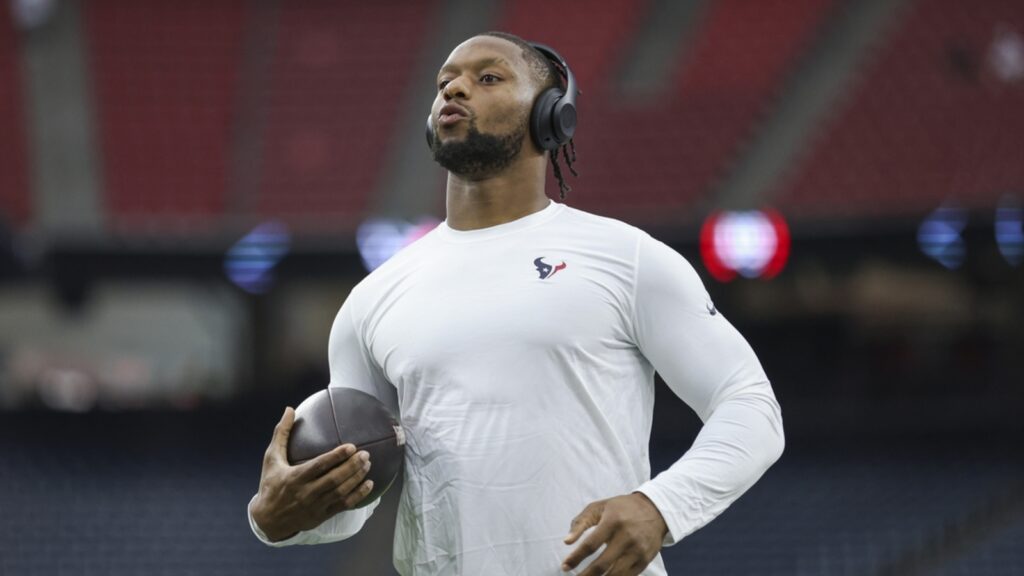 Texans RB Joe Mixon, WR Tank Dell listed as day-to-day