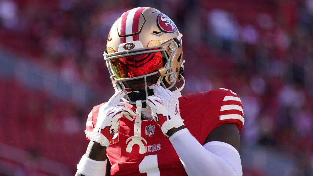 49ers' Deebo Samuel released from hospital after being admitted for having fluid in his lungs