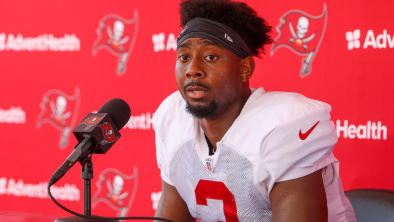 49ers Hosted WR Russell Gage For Workout