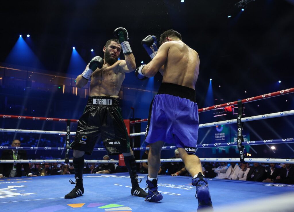 Artur Beterbiev defeats Dmitry Bivol in undisputed battle