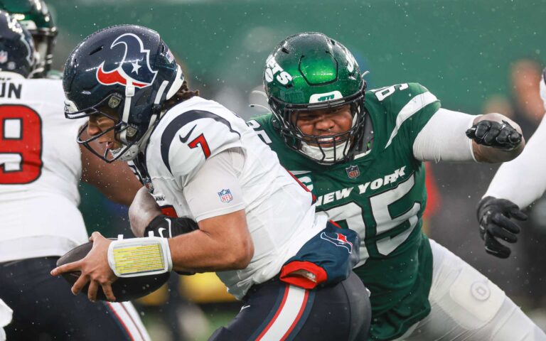 BetMGM Bonus Code SBWIRE250 Unveils Bet $10, Get $250 for Texans-Jets, NCAAF Top 25 & More