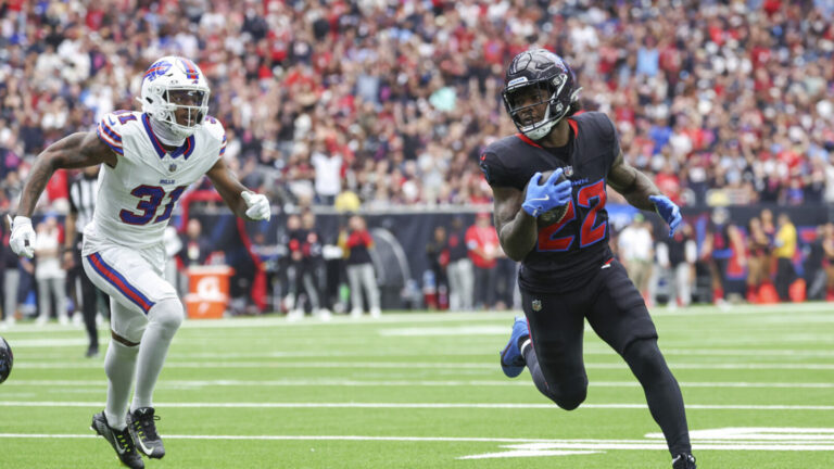 Big performance from Dameon Pierce in Week 6 could have led to Texans trading RB Cam Akers
