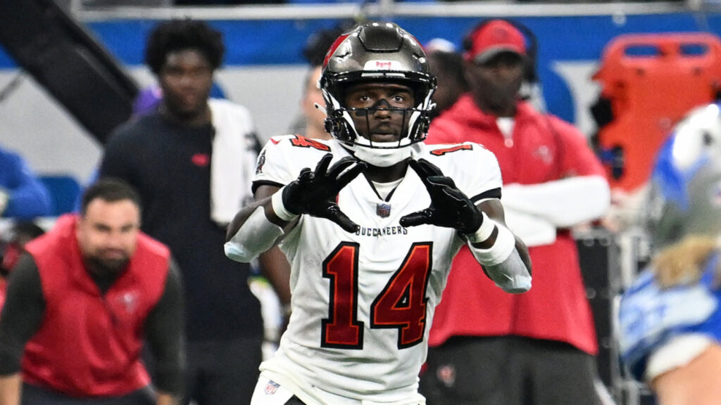 Buccaneers Place Godwin on Injured Reserve