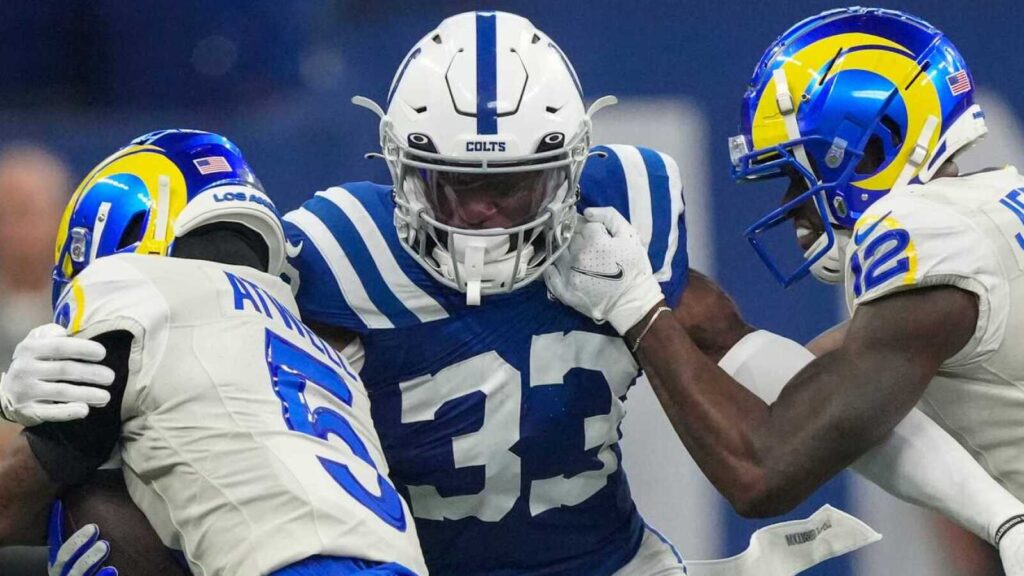 Bucs Sign CBs To Active Roster, Practice Squad