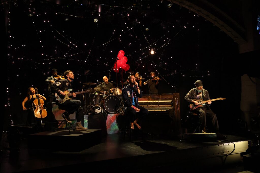 Coldplay Play Songs From New Album on Saturday Night Live: Watch
