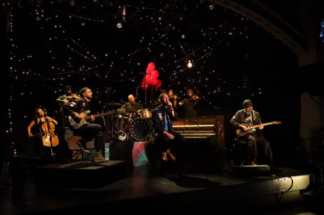 Coldplay Play Songs From New Album on Saturday Night Live: Watch