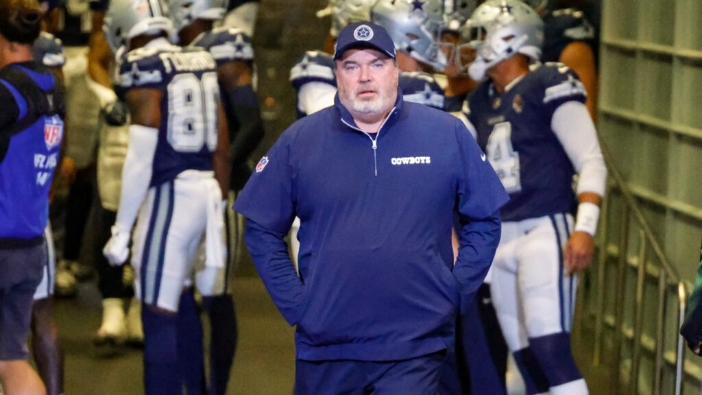 Cowboys coach Mike McCarthy nearly an hour late to weekly press conference