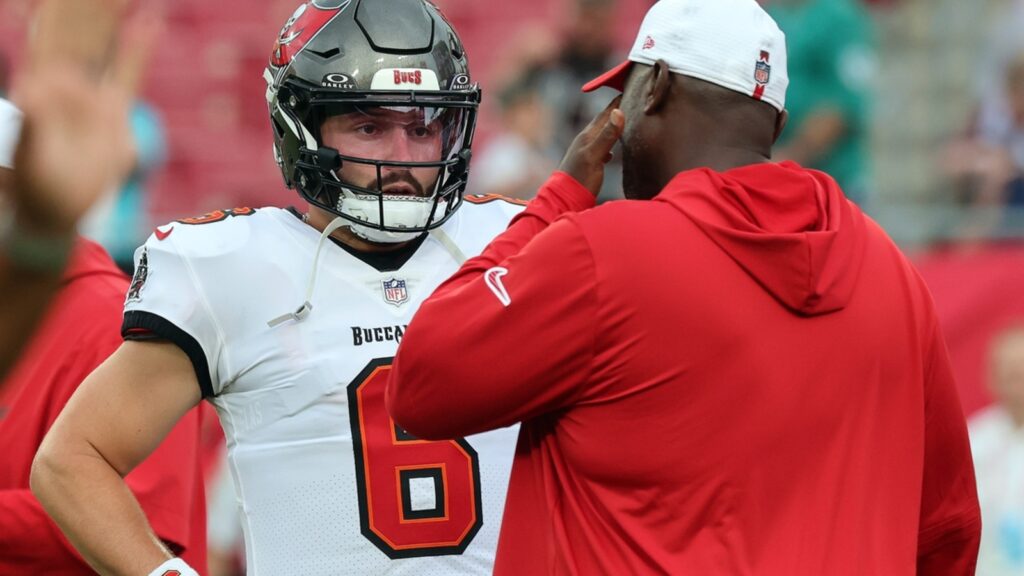 Displaced Bucs pack bags, families, riding out week in New Orleans