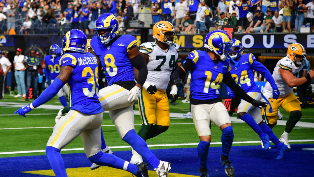 Former Tennessee Vols teammates combine for the wildest TD of Week 5 of the NFL season