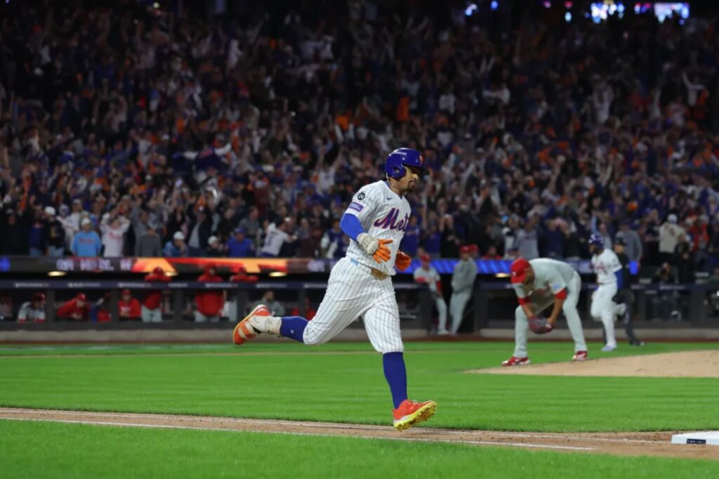 Francisco Lindor lights Citi Field on fire with wild go-ahead Mets grand slam