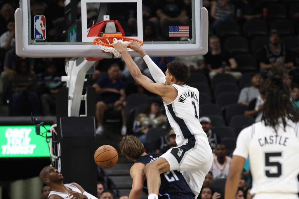 High flying Spurs soar to victory over Magic
