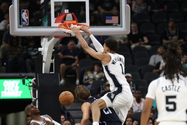 High flying Spurs soar to victory over Magic