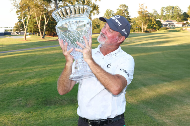 Jerry Kelly survives bogey on 18th hole to win SAS Championship in PGA Tour Champions regular-season finale