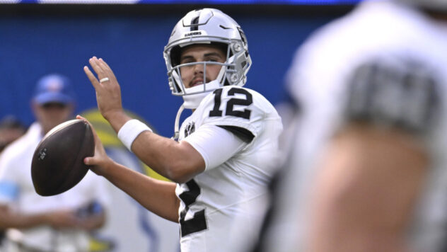 Las Vegas Raiders quarterback Aidan O'Connell gives his own personal injury update but keeps it brutally blunt