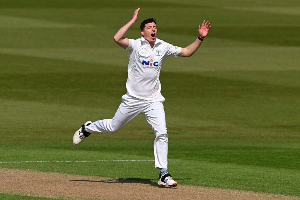Matthew Fisher joins Surrey from Yorkshire from 2025