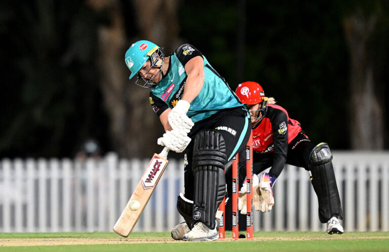Parsons wickets, Laura Harris' power help Brisbane Heat to 2-0 start