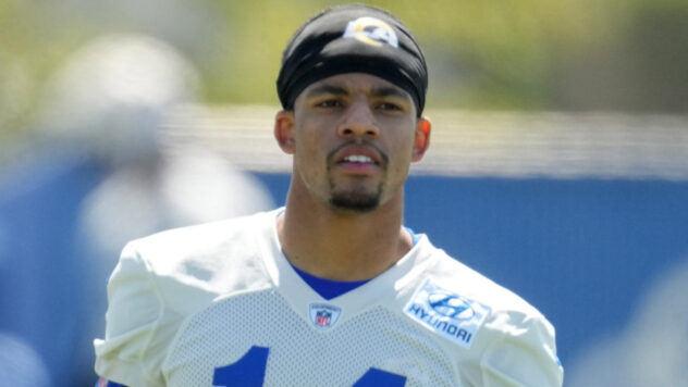 Rams Defensive Star Questionable To Return Vs. Raiders