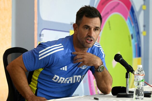 Ryan ten Doeschate: 'We are trying to push the limits of what we can do'
