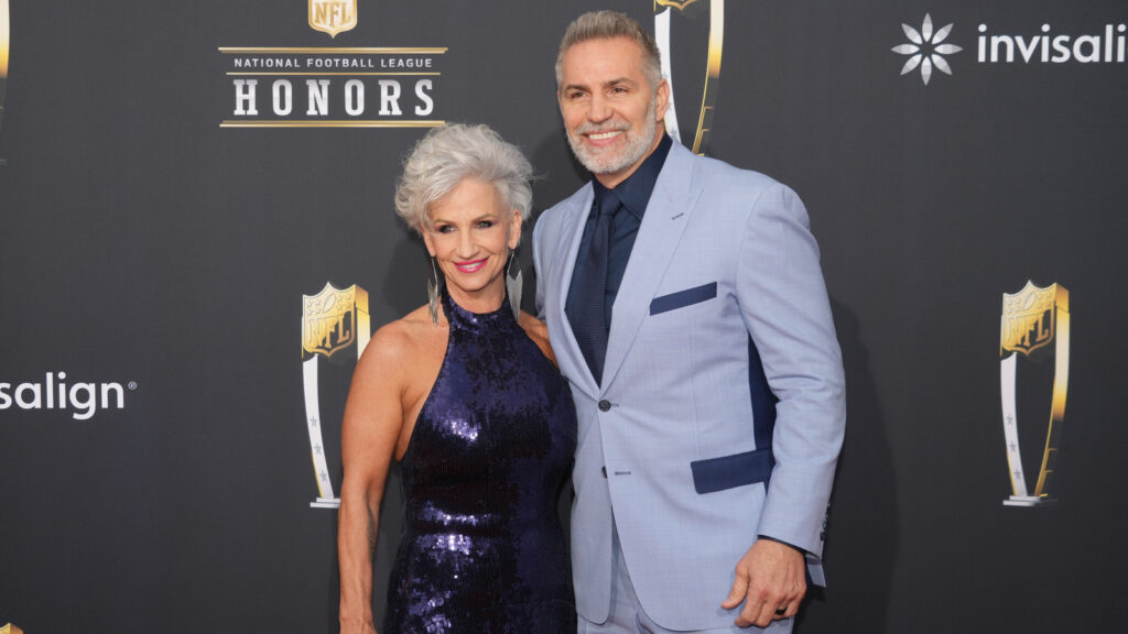 Super Bowl winning quarterback breaks down ridiculous Cowboys play that barely makes any sense