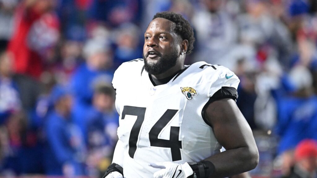 Trade: Jaguars Trading LT Cam Robinson To Vikings