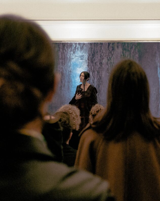 Watch Caroline Polachek Cover Radiohead’s “True Love Waits” in Front of Claude Monet’s Water Lilies