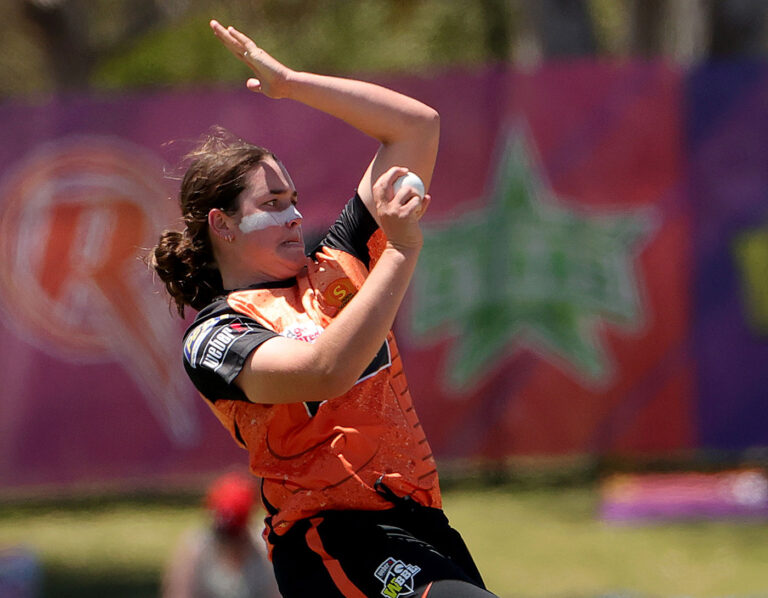 Ainsworth shines again in Scorchers' huge win amid floodlight drama