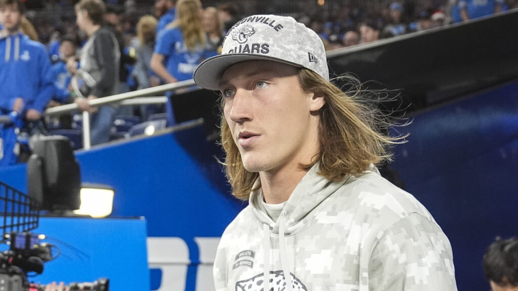 Analyst breaks down struggles of Jaguars' Trevor Lawrence before injury