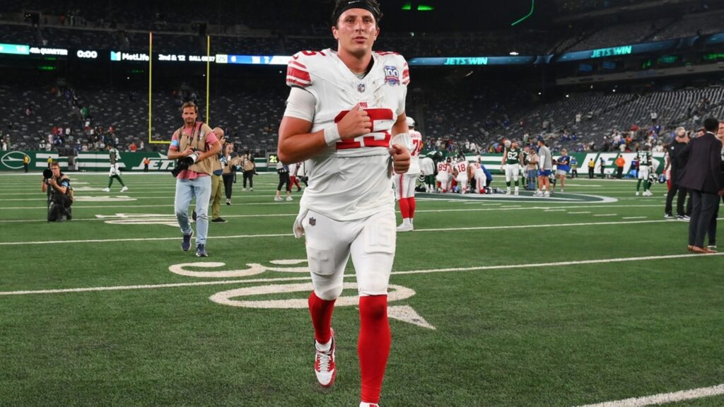 Buccaneers try to end four-game losing streak against host Giants