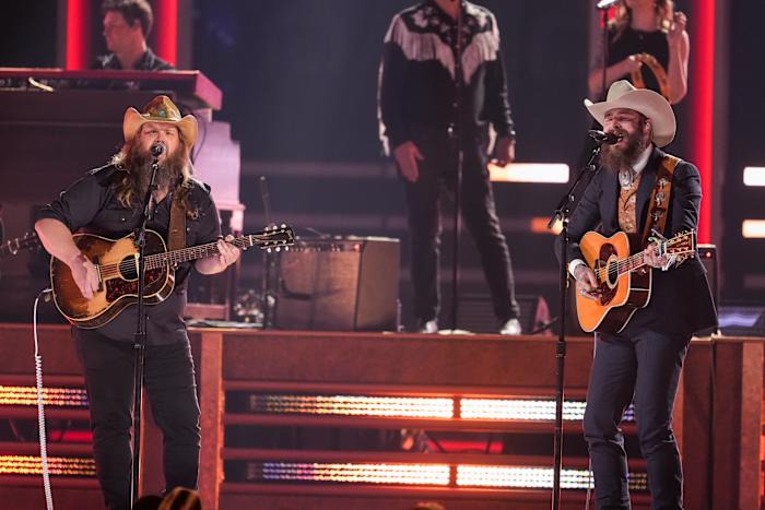 Chris Stapleton scores big early wins at the Country Music Association Awards