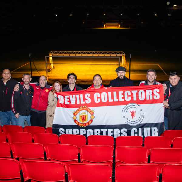 Devils Collectors enjoy first Old Trafford meet-up