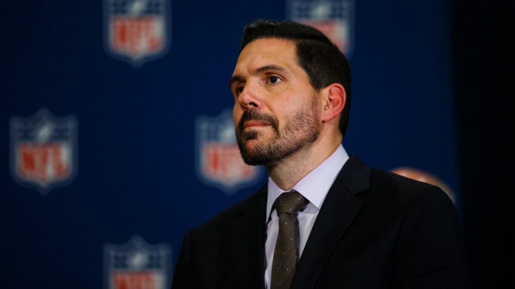 Expert thinks NFL could make change after Vikings-Rams face-mask controversy