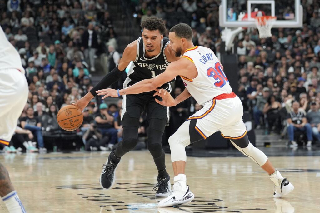 Final Score: Spurs complete 17-point comeback to beat Warriors, 104-94