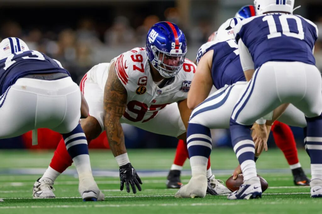 Giants’ Dexter Lawrence suffers dislocated elbow in latest defensive line injury