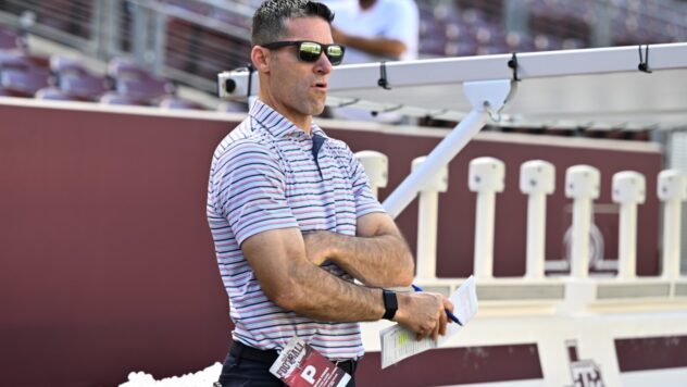 Houston Texans general manager Nick Caserio makes a move at the deadline but it's not at all what the fan base wanted