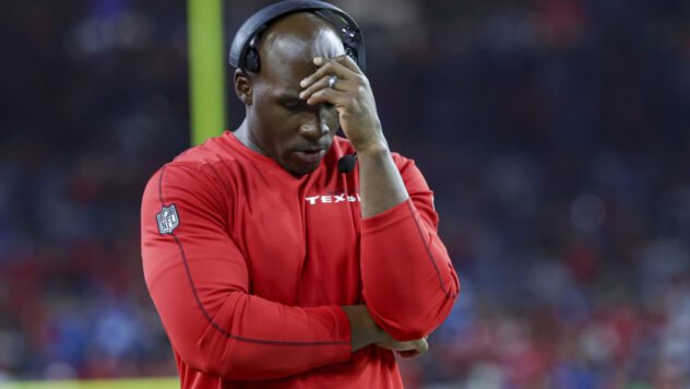 Houston Texans get terrible news after calling practice squad player up