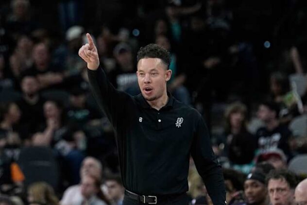 Interim Spurs head coach Johnson on Popovich’s health: ‘He’s in good spirits’