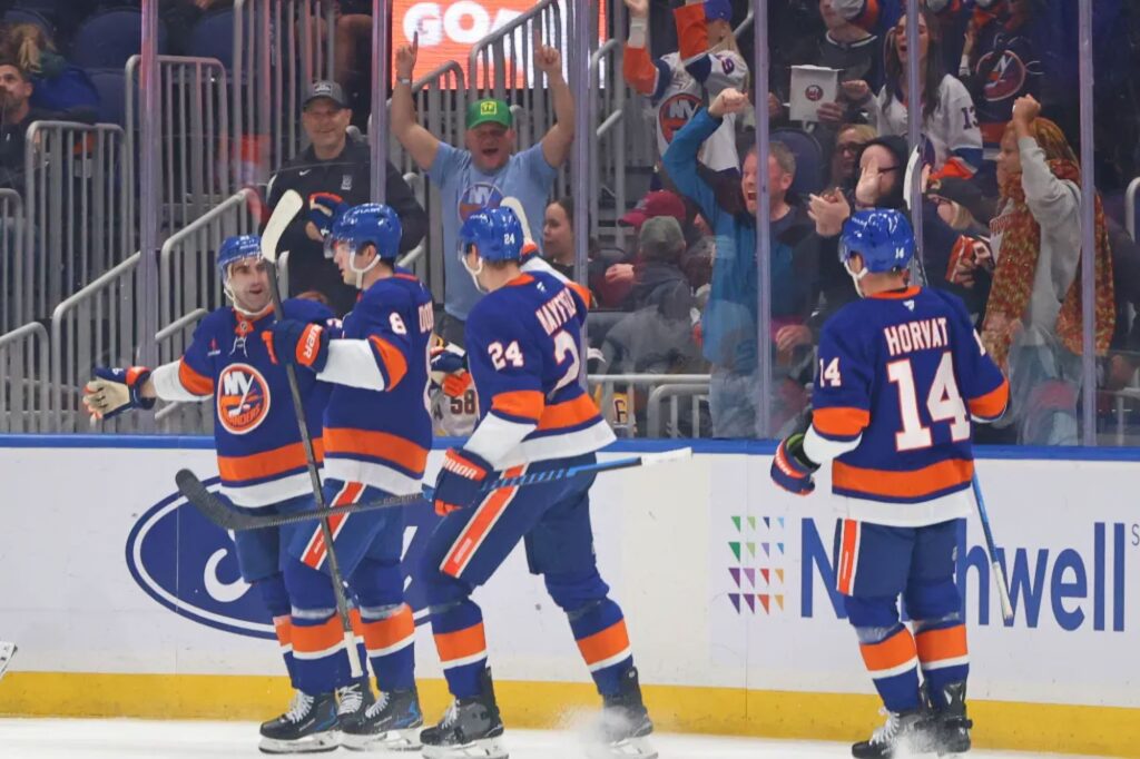 Islanders use furious rally to turn ugly game into comeback win over Penguins
