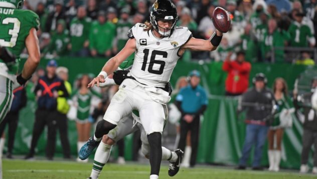 Jaguars QB Trevor Lawrence limited, Week 10 status unclear