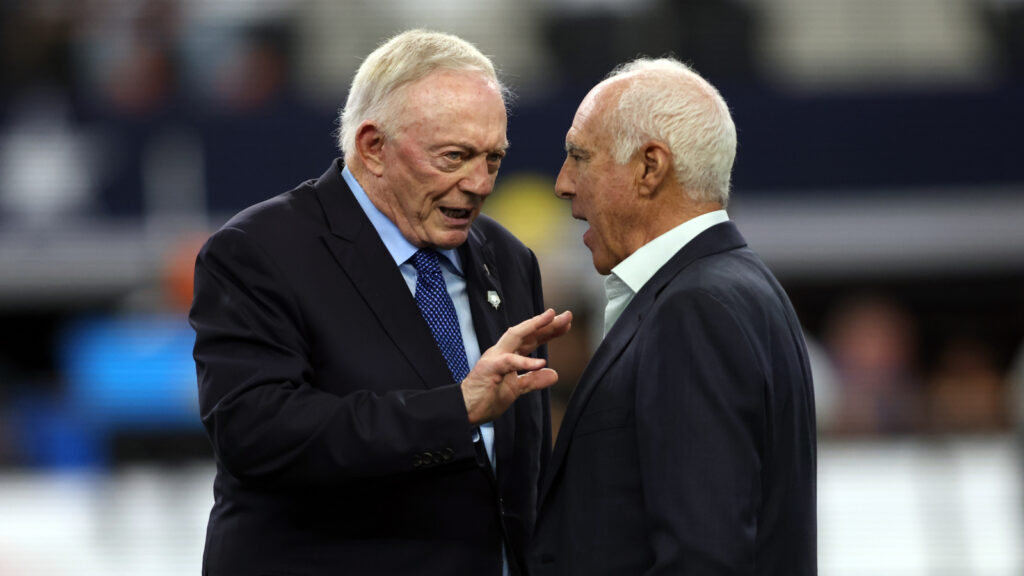 Jerry Jones Says He Won’t Make Coaching Change During Season