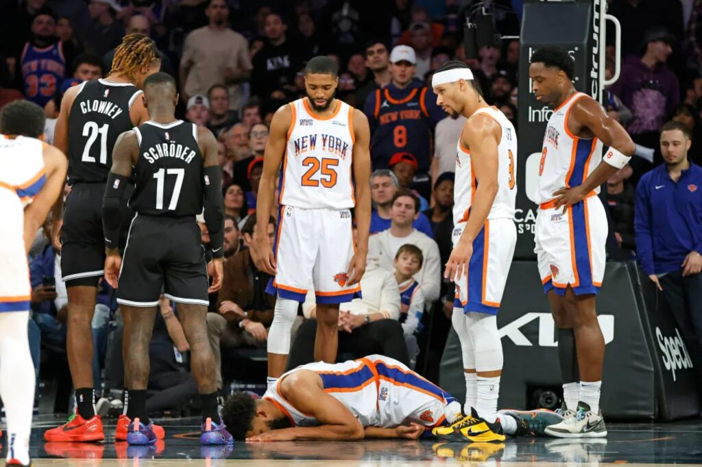 Knicks’ Karl-Anthony Towns dealing with new injury concern after hard spill