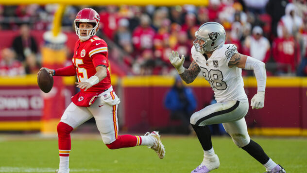 Las Vegas Raiders DE Maxx Crosby just reminded the entire NFL what he is with record-breaking game vs. KC