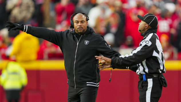 Las Vegas Raiders starter speaks up and takes the blame for end-of-game debacle against the Chiefs