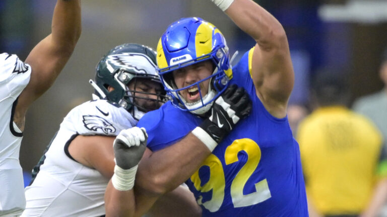 Lions to sign DE off Rams' practice squad