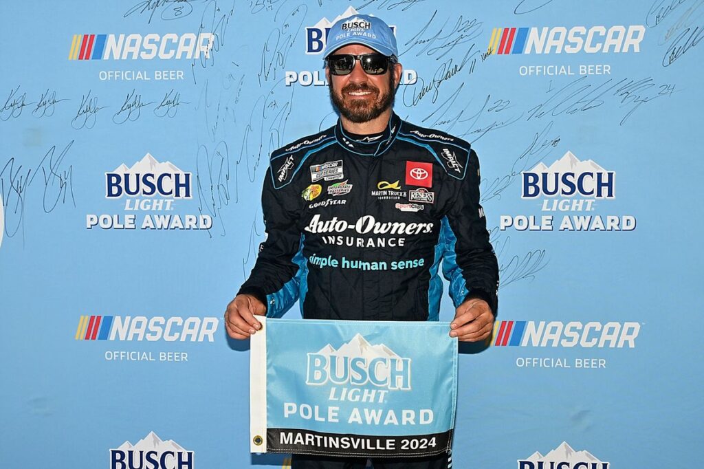 Martin Truex Jr. bests Hendrick drivers for Martinsville Cup pole