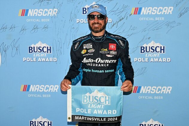 Martin Truex Jr. bests Hendrick drivers for Martinsville Cup pole