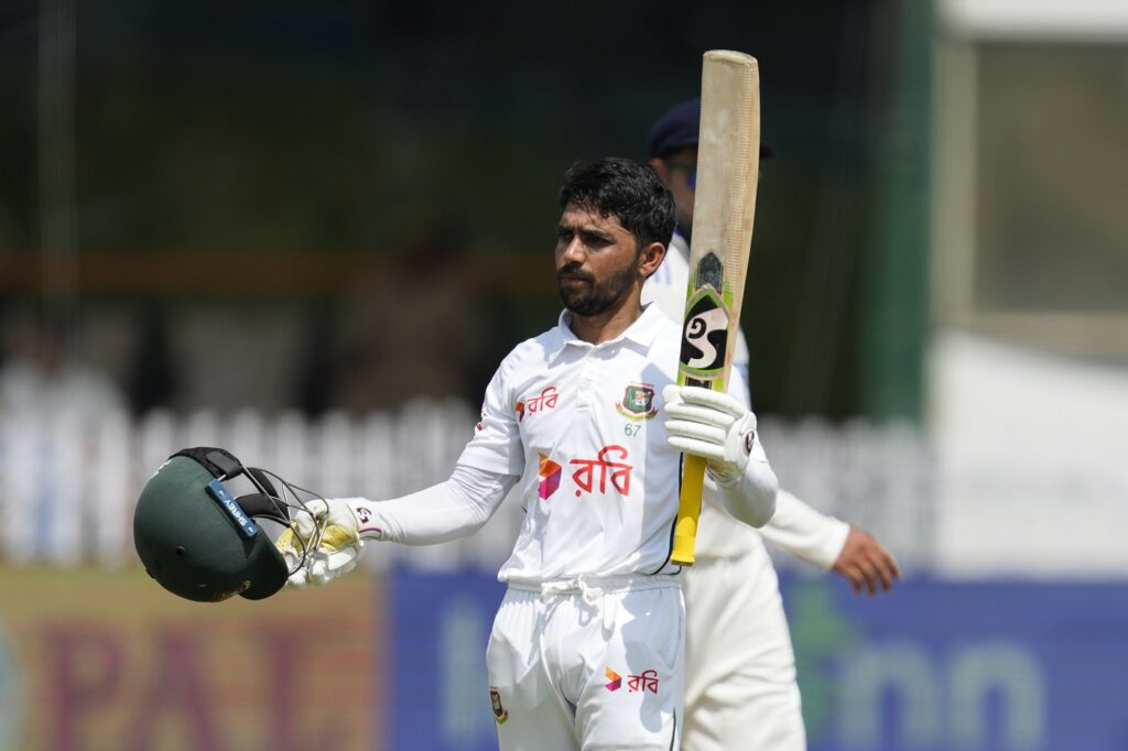 Mominul, Jaker help Bangladesh avoid follow on