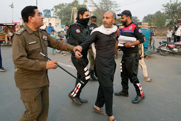 Pakistani police arrest thousands of Imran Khan supporters as capital under lock down ahead of rally
