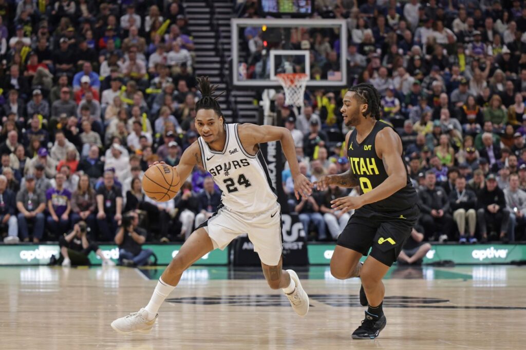 Rumor: Devin Vassell could make season debut on Saturday