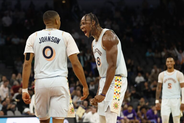 Spurs overcome sluggish start and mute the Jazz
