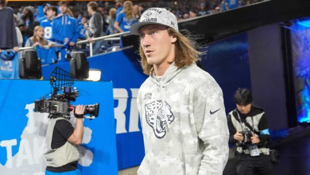Trevor Lawrence has concerning admission about his shoulder injury